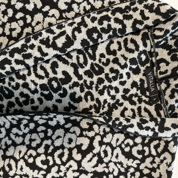 Leopard Print Open Cardigan - Picture 7 of 9